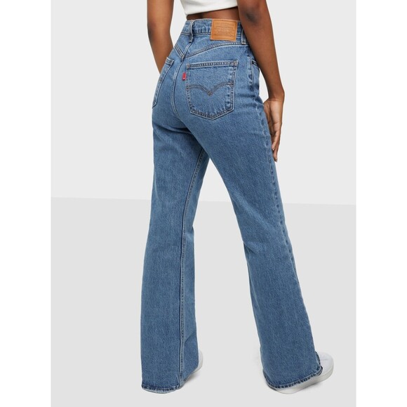 Levis Premium Womens Denim Jeans 70s High Rise Flare Med Blue Wide Leg NWT - Picture 8 of 13